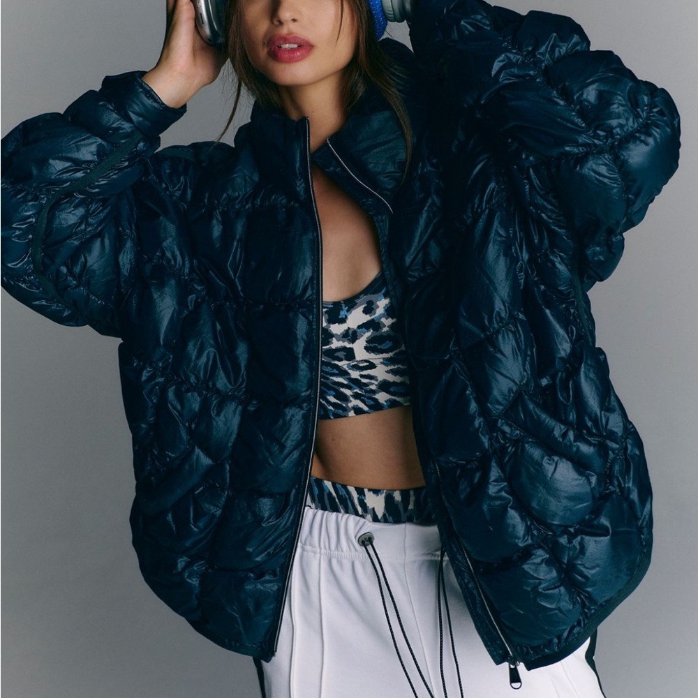 Free people FP movement black scrunchy glossy puppy puffer packable jacket XS